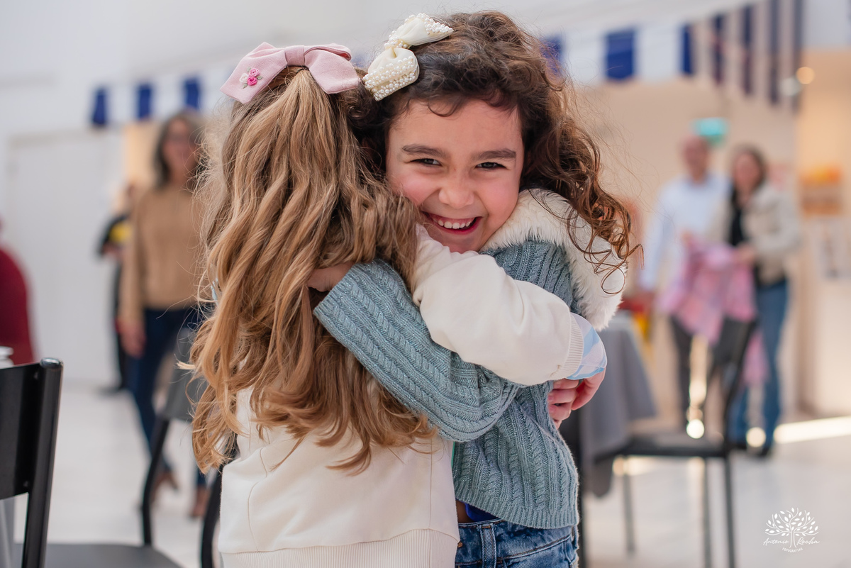 fotografia infantil - festa infantil - aniversário - lembranças da infância - fotos de família - Ana Júlia - salão Cliff Kids - decoração Stitch - diversão infantil - momentos inesquecíveis - abraços e sorrisos - festa com amigos - fotografia de infância