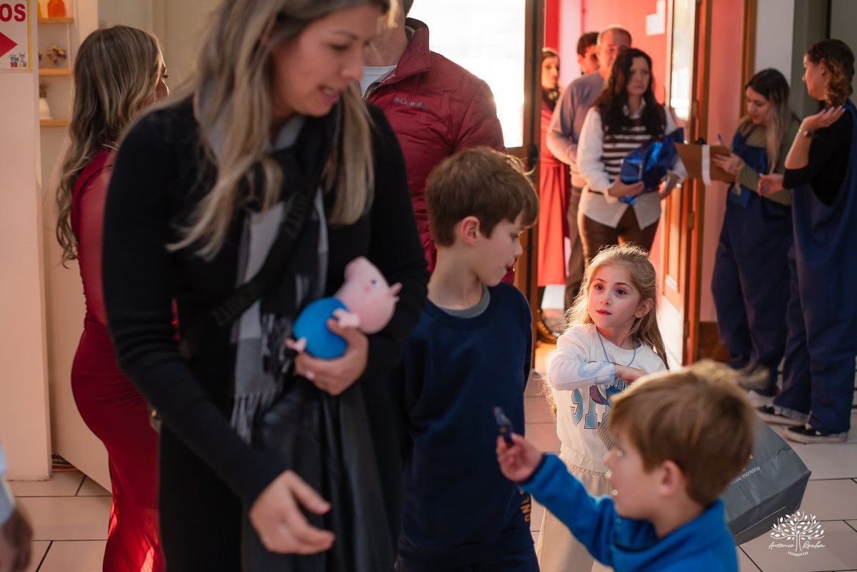 fotografia infantil - festa infantil - aniversário - lembranças da infância - fotos de família - Ana Júlia - salão Cliff Kids - decoração Stitch - diversão infantil - momentos inesquecíveis - abraços e sorrisos - festa com amigos - fotografia de infância