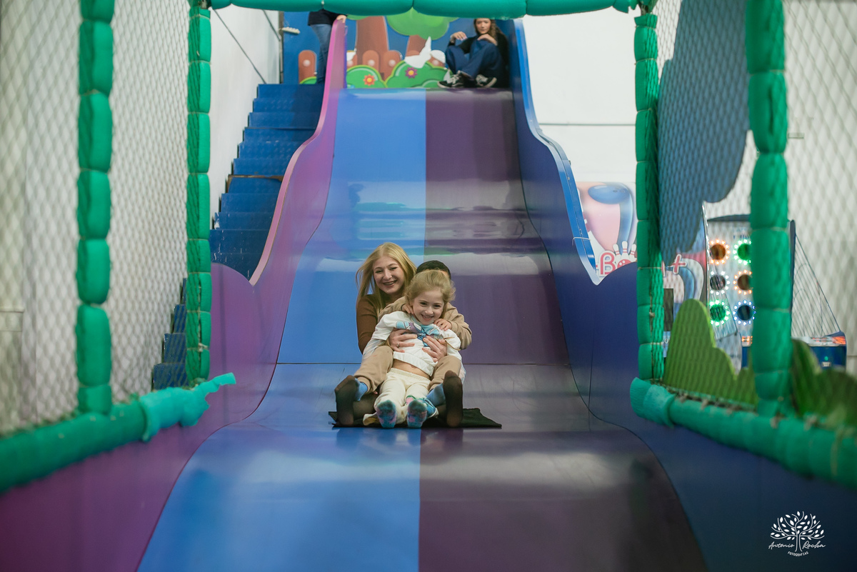 fotografia infantil - festa infantil - aniversário - lembranças da infância - fotos de família - Ana Júlia - salão Cliff Kids - decoração Stitch - diversão infantil - momentos inesquecíveis - abraços e sorrisos - festa com amigos - fotografia de infância