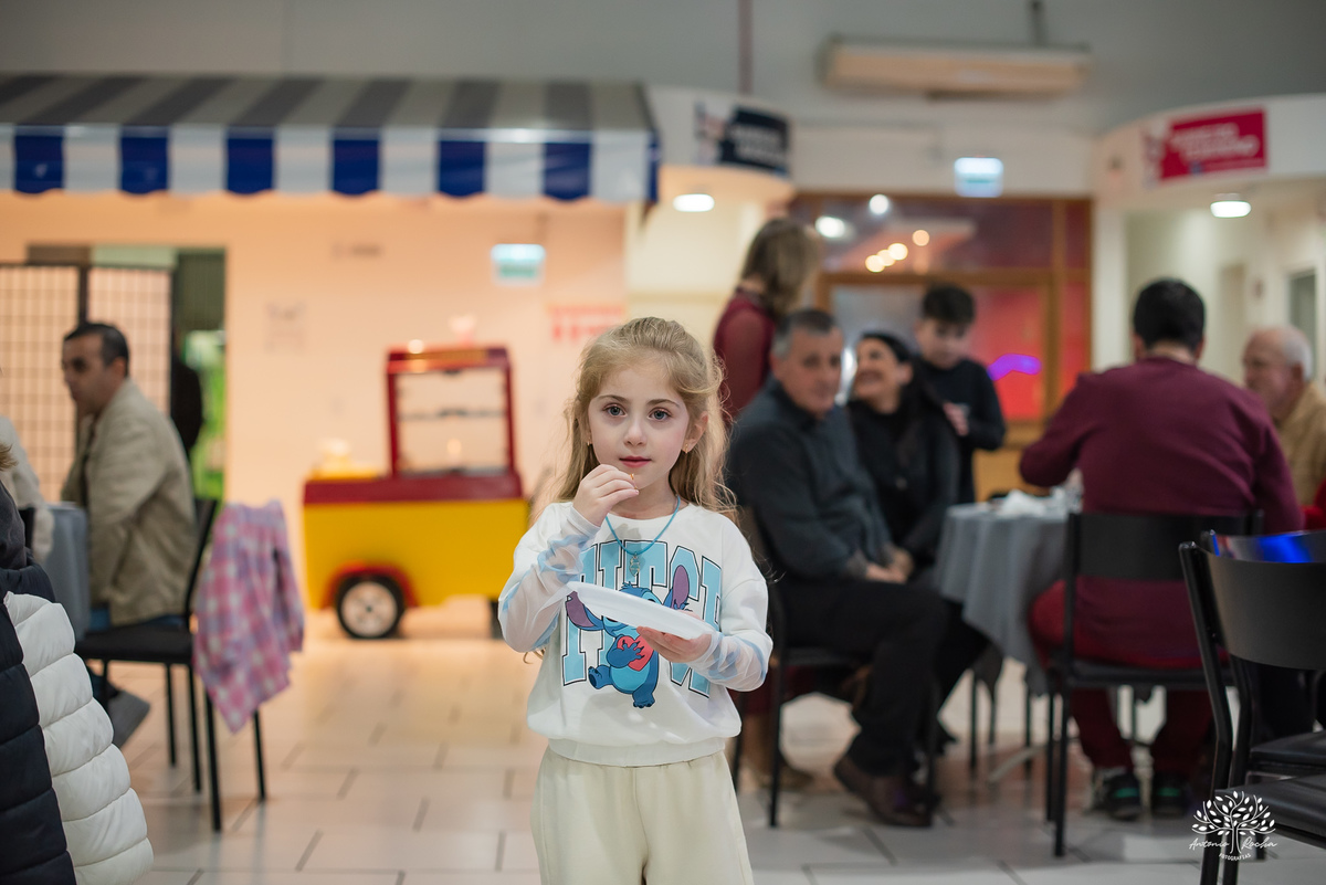 fotografia infantil - festa infantil - aniversário - lembranças da infância - fotos de família - Ana Júlia - salão Cliff Kids - decoração Stitch - diversão infantil - momentos inesquecíveis - abraços e sorrisos - festa com amigos - fotografia de infância