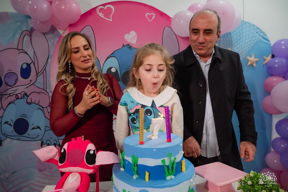 fotografia infantil - festa infantil - aniversário - lembranças da infância - fotos de família - Ana Júlia - salão Cliff Kids - decoração Stitch - diversão infantil - momentos inesquecíveis - abraços e sorrisos - festa com amigos - fotografia de infância