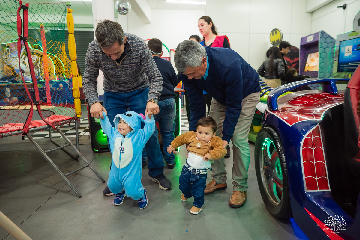 fotografia infantil - personagens favoritos da infância - primeiro aninho - festa de aniversário - fotografia de família - fotografia espontânea - aniversário infantil - fotografia de criança -fotografia profissional - Antonio Rocha Fotografias - Pelotas