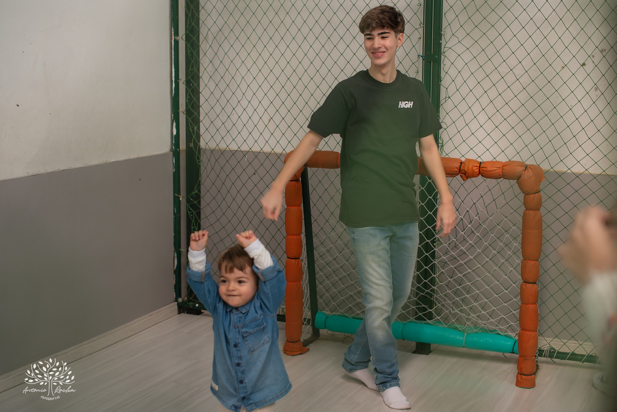 fotografia de aniversário infantil - fotógrafo em Pelotas - Mundo Bita - fotos de crianças - fotografia criativa - fotos espontâneas - fotografia de família - fotógrafo de festas infantis - fotógrafo Antonio Rocha - fotografias Renata Dalbann – Cliff kids