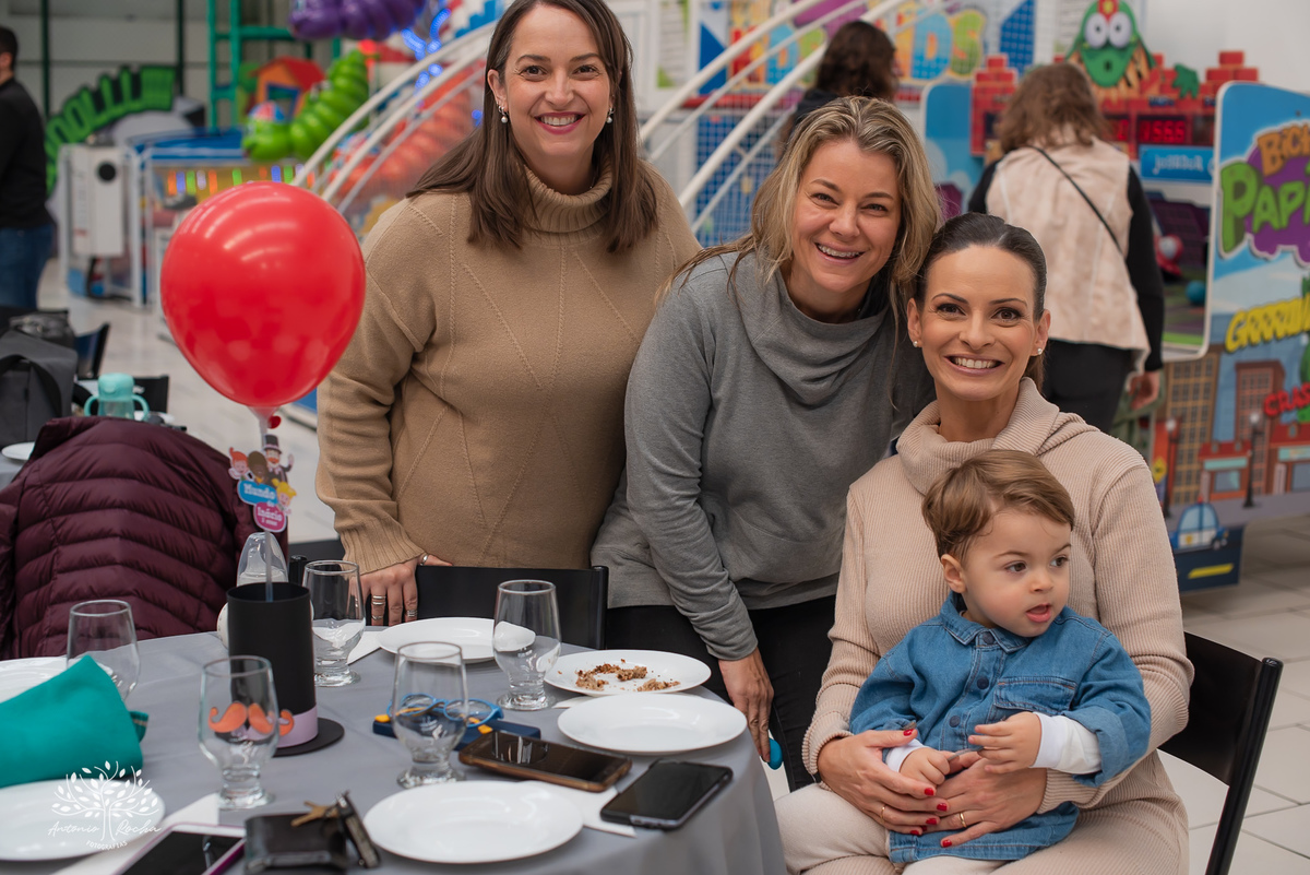 fotografia de aniversário infantil - fotógrafo em Pelotas - Mundo Bita - fotos de crianças - fotografia criativa - fotos espontâneas - fotografia de família - fotógrafo de festas infantis - fotógrafo Antonio Rocha - fotografias Renata Dalbann – Cliff kids
