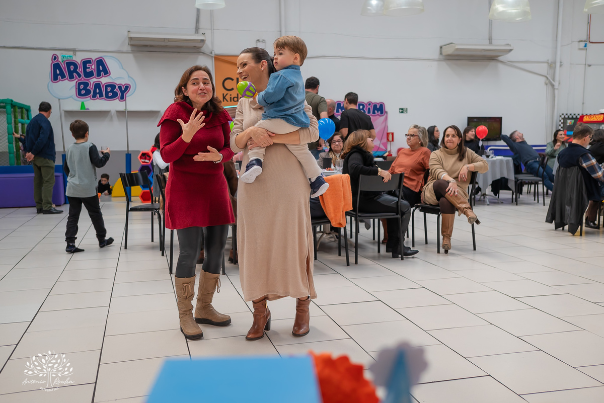 fotografia de aniversário infantil - fotógrafo em Pelotas - Mundo Bita - fotos de crianças - fotografia criativa - fotos espontâneas - fotografia de família - fotógrafo de festas infantis - fotógrafo Antonio Rocha - fotografias Renata Dalbann – Cliff kids