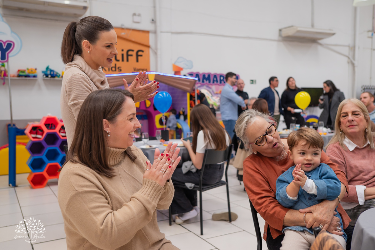 fotografia de aniversário infantil - fotógrafo em Pelotas - Mundo Bita - fotos de crianças - fotografia criativa - fotos espontâneas - fotografia de família - fotógrafo de festas infantis - fotógrafo Antonio Rocha - fotografias Renata Dalbann – Cliff kids