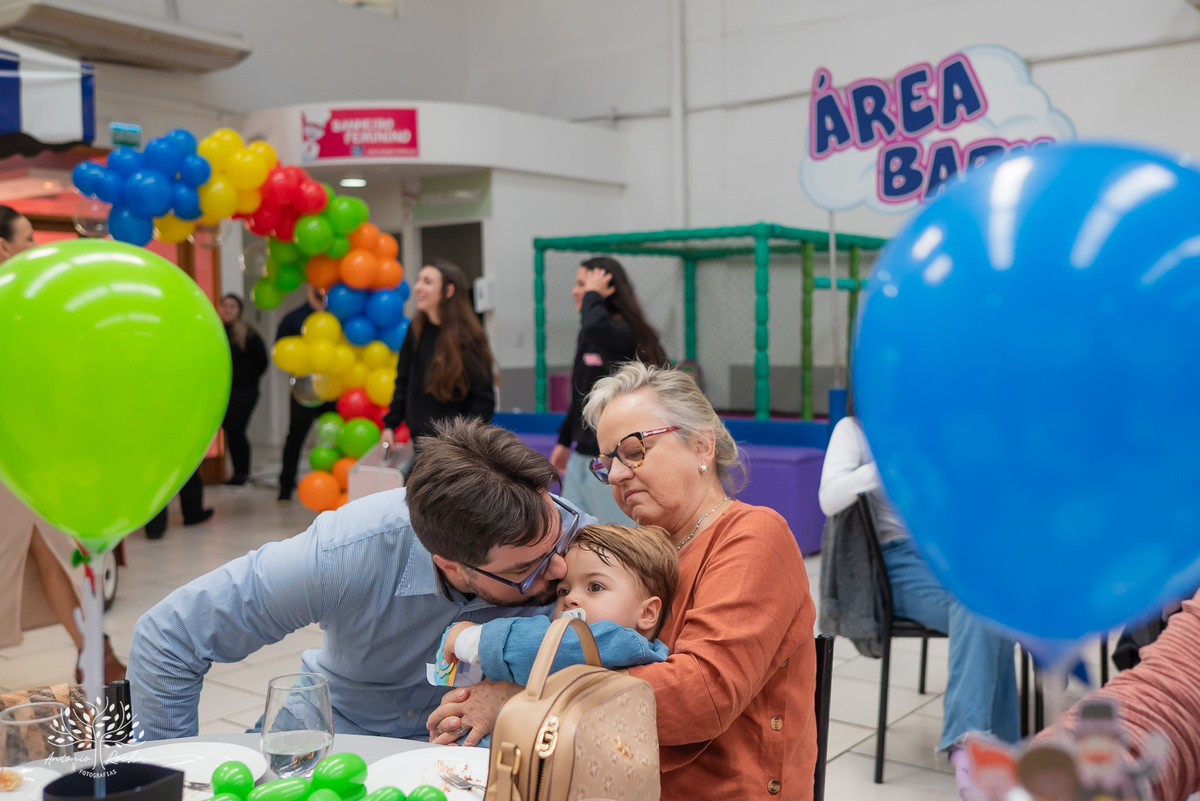 fotografia de aniversário infantil - fotógrafo em Pelotas - Mundo Bita - fotos de crianças - fotografia criativa - fotos espontâneas - fotografia de família - fotógrafo de festas infantis - fotógrafo Antonio Rocha - fotografias Renata Dalbann – Cliff kids