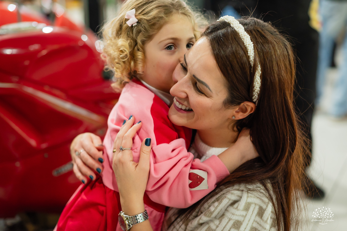 aniversário infantil - fotografia de aniversário - fotógrafo Pelotas - decoração dinossauros - festa temática infantil - fotografia espontânea - parabéns animado - docinhos da festa - salão Tio Guigui - fotografia de infância - Antonio Rocha Fotografias