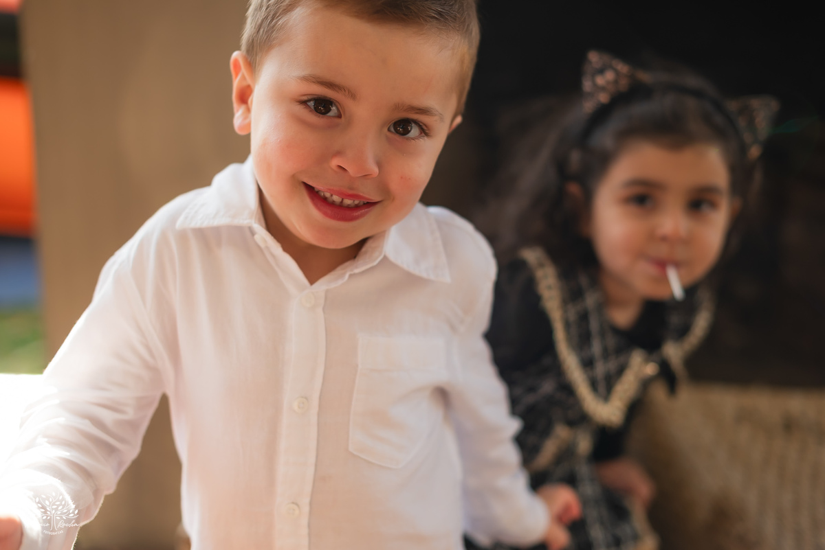 fotografia infantil - fotógrafo de aniversários - registro de infância - festa infantil - fotos espontâneas - fotógrafo em família - lembranças de aniversário - fotografia de criança  - tema Batman - animador Roxito - chuva de neve - Antonio Rochas Fotos