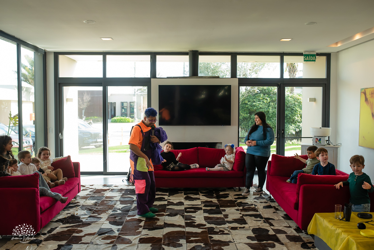 fotografia infantil - fotógrafo de aniversários - registro de infância - festa infantil - fotos espontâneas - fotógrafo em família - lembranças de aniversário - fotografia de criança  - tema Batman - animador Roxito - chuva de neve - Antonio Rochas Fotos