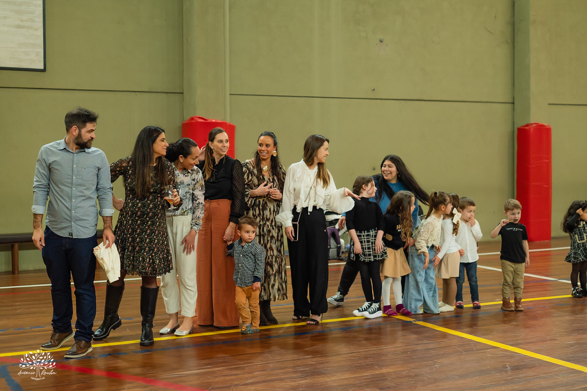 fotografia infantil - fotógrafo de aniversários - registro de infância - festa infantil - fotos espontâneas - fotógrafo em família - lembranças de aniversário - fotografia de criança  - tema Batman - animador Roxito - chuva de neve - Antonio Rochas Fotos