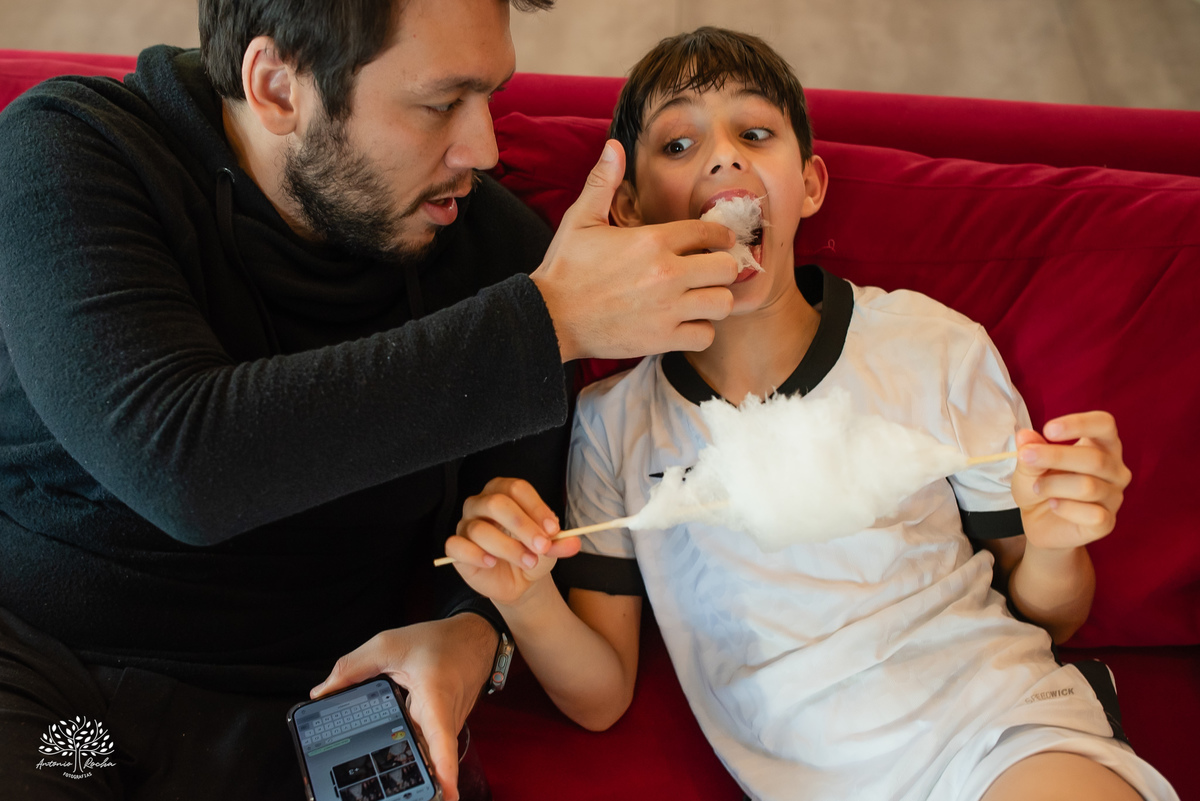 fotografia infantil - fotógrafo de aniversários - registro de infância - festa infantil - fotos espontâneas - fotógrafo em família - lembranças de aniversário - fotografia de criança  - tema Batman - animador Roxito - chuva de neve - Antonio Rochas Fotos