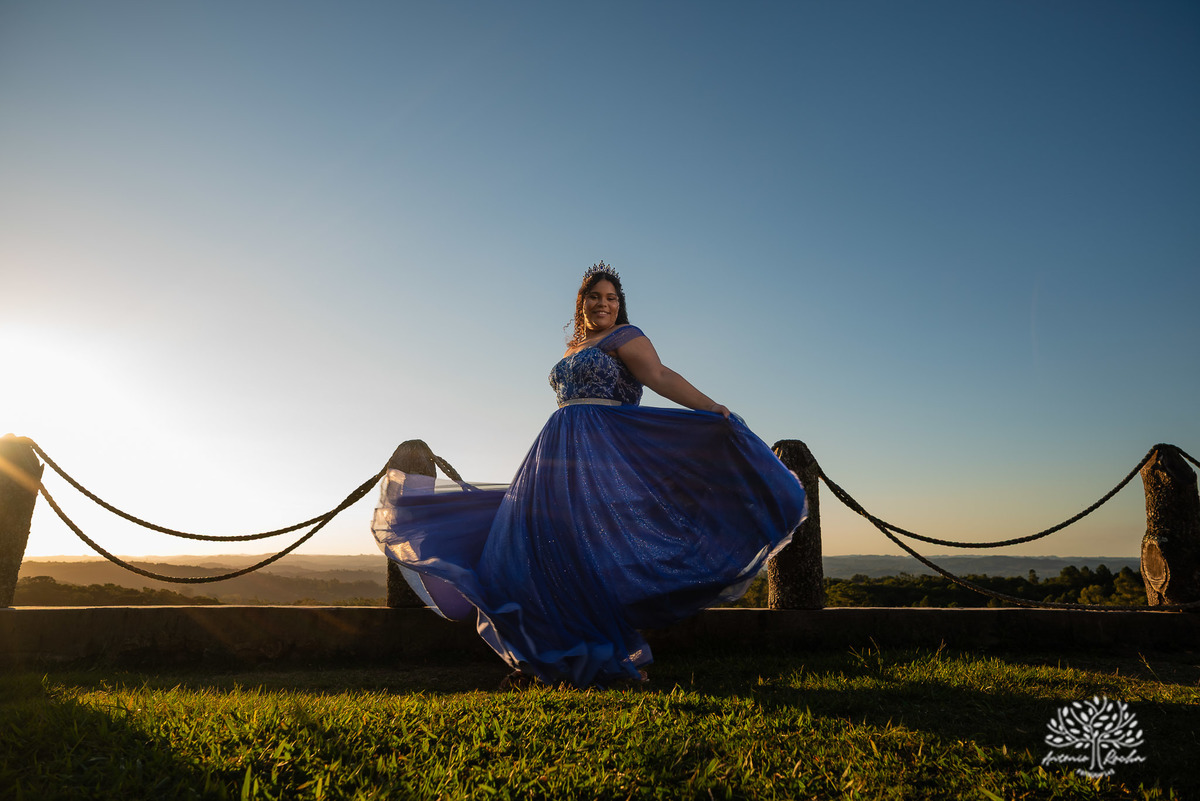 ensaio 15 anos - fotografia debutante - fotos 15 anos Pelotas - ensaio debutante Parque Stone Land - pôr do sol fotos debutante - fotografia espontânea - ensaio externo 15 anos - fotógrafos em Pelotas - Antonio Rocha Fotografias - vestido de 15