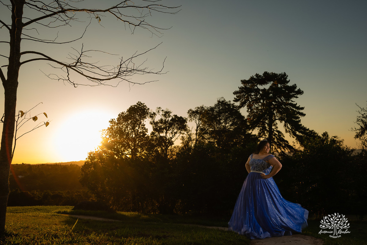 ensaio 15 anos - fotografia debutante - fotos 15 anos Pelotas - ensaio debutante Parque Stone Land - pôr do sol fotos debutante - fotografia espontânea - ensaio externo 15 anos - fotógrafos em Pelotas - Antonio Rocha Fotografias - vestido de 15