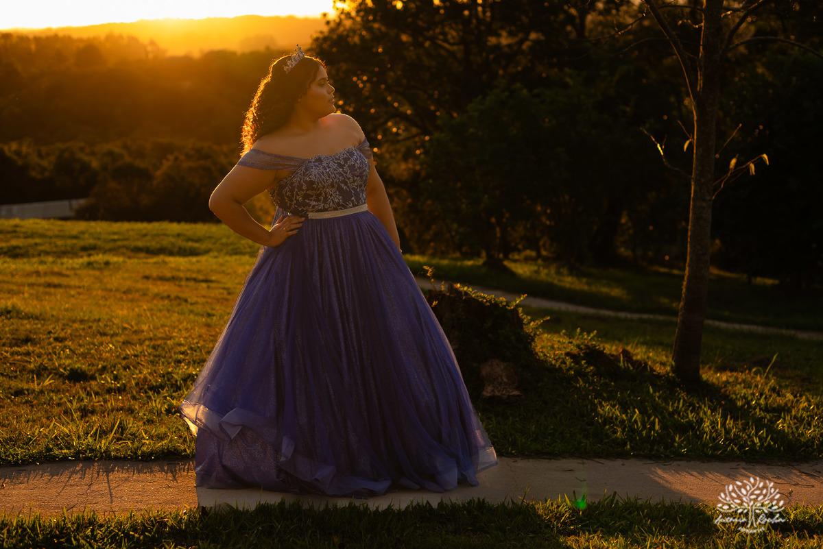 ensaio 15 anos - fotografia debutante - fotos 15 anos Pelotas - ensaio debutante Parque Stone Land - pôr do sol fotos debutante - fotografia espontânea - ensaio externo 15 anos - fotógrafos em Pelotas - Antonio Rocha Fotografias - vestido de 15