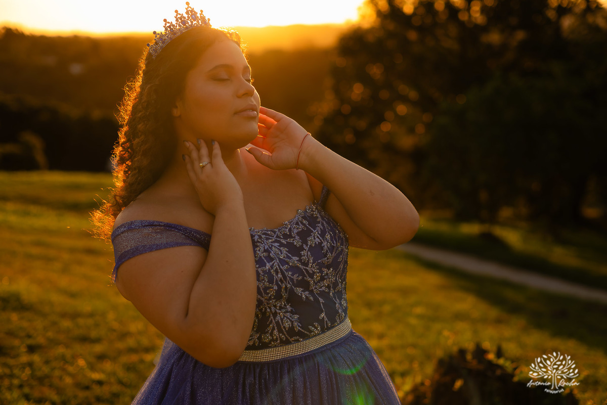 ensaio 15 anos - fotografia debutante - fotos 15 anos Pelotas - ensaio debutante Parque Stone Land - pôr do sol fotos debutante - fotografia espontânea - ensaio externo 15 anos - fotógrafos em Pelotas - Antonio Rocha Fotografias - vestido de 15