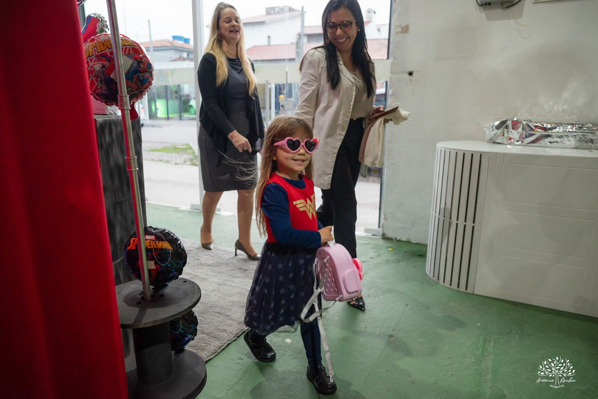 aniversário 5 anos Rodrigo - festa infantil - fotografia de aniversário - fotos espontâneas - super-herói Homem-Aranha - decoração festa Homem-Aranha - Zé Neto Eventos - Meu Herói Oficial - fotógrafo de festas em Pelotas - Antonio Rocha Fotografias - doce