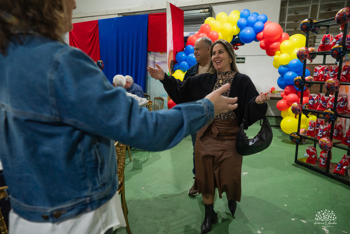 aniversário 5 anos Rodrigo - festa infantil - fotografia de aniversário - fotos espontâneas - super-herói Homem-Aranha - decoração festa Homem-Aranha - Zé Neto Eventos - Meu Herói Oficial - fotógrafo de festas em Pelotas - Antonio Rocha Fotografias - doce