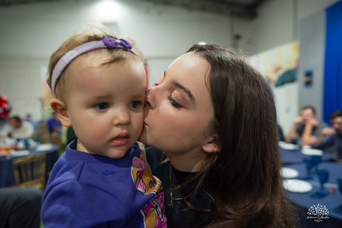 aniversário 5 anos Rodrigo - festa infantil - fotografia de aniversário - fotos espontâneas - super-herói Homem-Aranha - decoração festa Homem-Aranha - Zé Neto Eventos - Meu Herói Oficial - fotógrafo de festas em Pelotas - Antonio Rocha Fotografias - doce