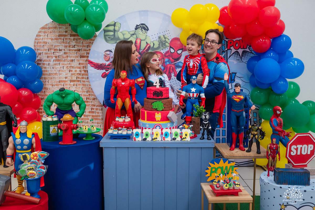 fotografia de aniversário infantil - fotógrafo em Pelotas - fotos criativas de crianças - fotos de família - ensaio infantil - decoração de festa infantil - Homem-Aranha festa - super-heróis  - Cliff Kids -  Antonio Rocha Fotografias- Renata Dalbann