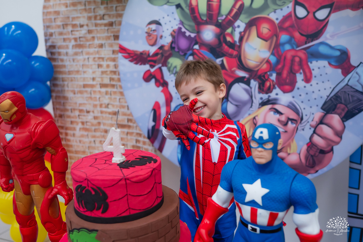 fotografia de aniversário infantil - fotógrafo em Pelotas - fotos criativas de crianças - fotos de família - ensaio infantil - decoração de festa infantil - Homem-Aranha festa - super-heróis  - Cliff Kids -  Antonio Rocha Fotografias- Renata Dalbann