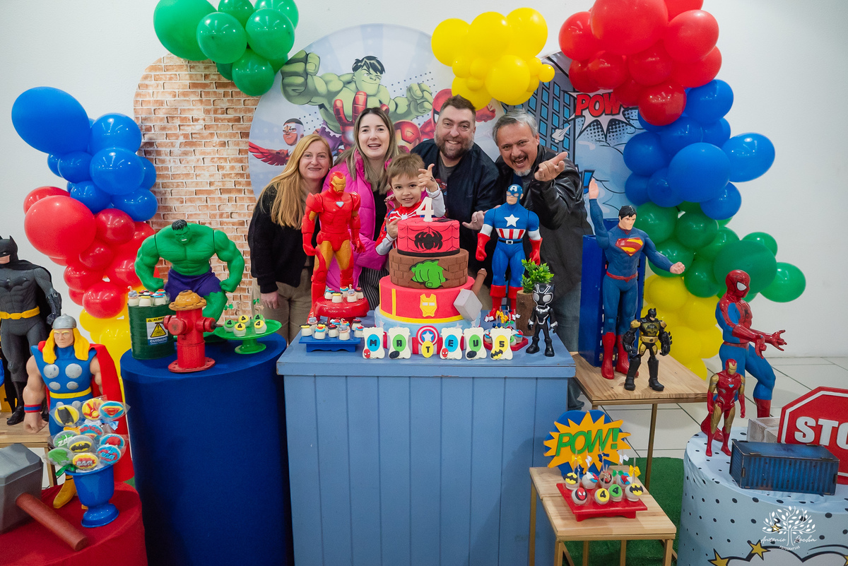 fotografia de aniversário infantil - fotógrafo em Pelotas - fotos criativas de crianças - fotos de família - ensaio infantil - decoração de festa infantil - Homem-Aranha festa - super-heróis  - Cliff Kids -  Antonio Rocha Fotografias- Renata Dalbann