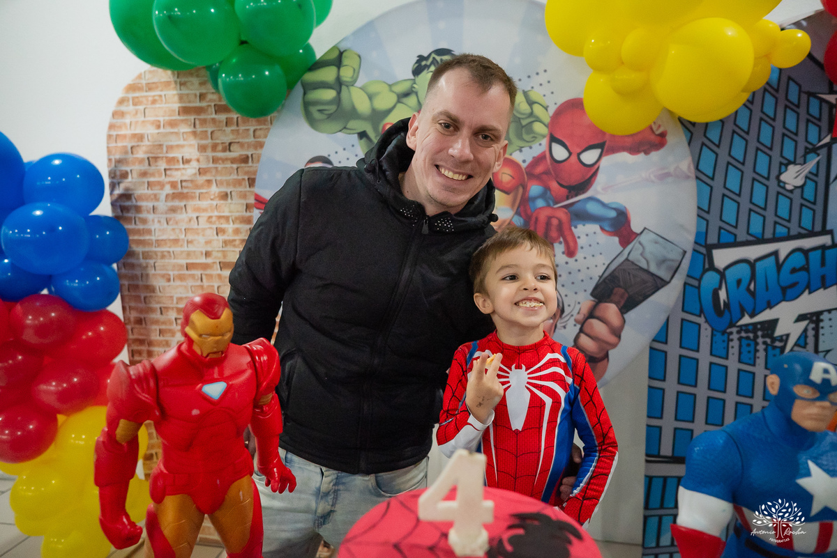 fotografia de aniversário infantil - fotógrafo em Pelotas - fotos criativas de crianças - fotos de família - ensaio infantil - decoração de festa infantil - Homem-Aranha festa - super-heróis  - Cliff Kids -  Antonio Rocha Fotografias- Renata Dalbann