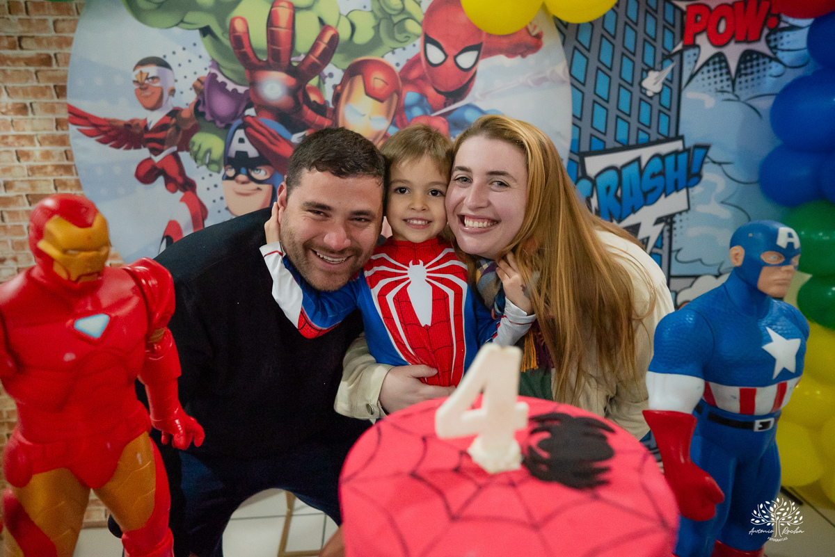 fotografia de aniversário infantil - fotógrafo em Pelotas - fotos criativas de crianças - fotos de família - ensaio infantil - decoração de festa infantil - Homem-Aranha festa - super-heróis  - Cliff Kids -  Antonio Rocha Fotografias- Renata Dalbann
