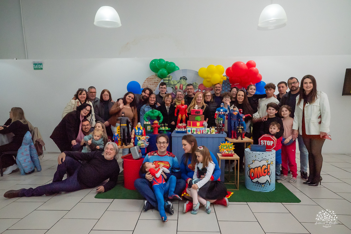 fotografia de aniversário infantil - fotógrafo em Pelotas - fotos criativas de crianças - fotos de família - ensaio infantil - decoração de festa infantil - Homem-Aranha festa - super-heróis  - Cliff Kids -  Antonio Rocha Fotografias- Renata Dalbann