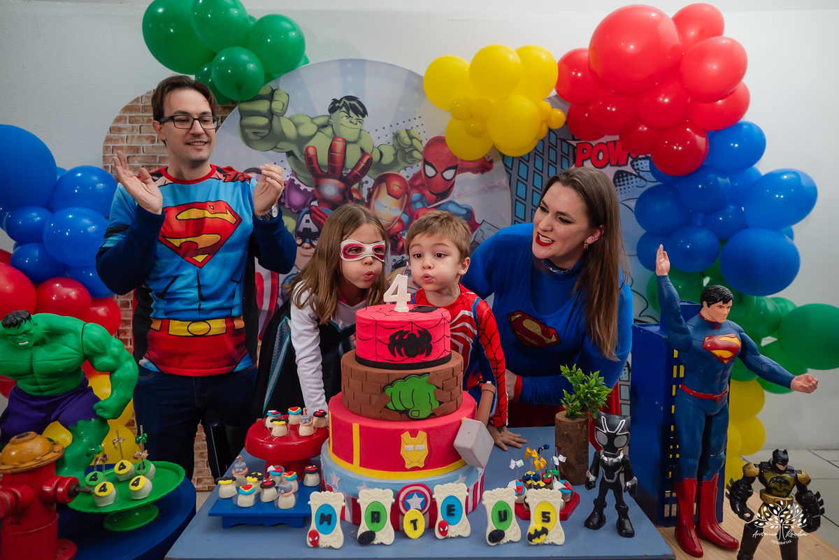 fotografia de aniversário infantil - fotógrafo em Pelotas - fotos criativas de crianças - fotos de família - ensaio infantil - decoração de festa infantil - Homem-Aranha festa - super-heróis  - Cliff Kids -  Antonio Rocha Fotografias- Renata Dalbann