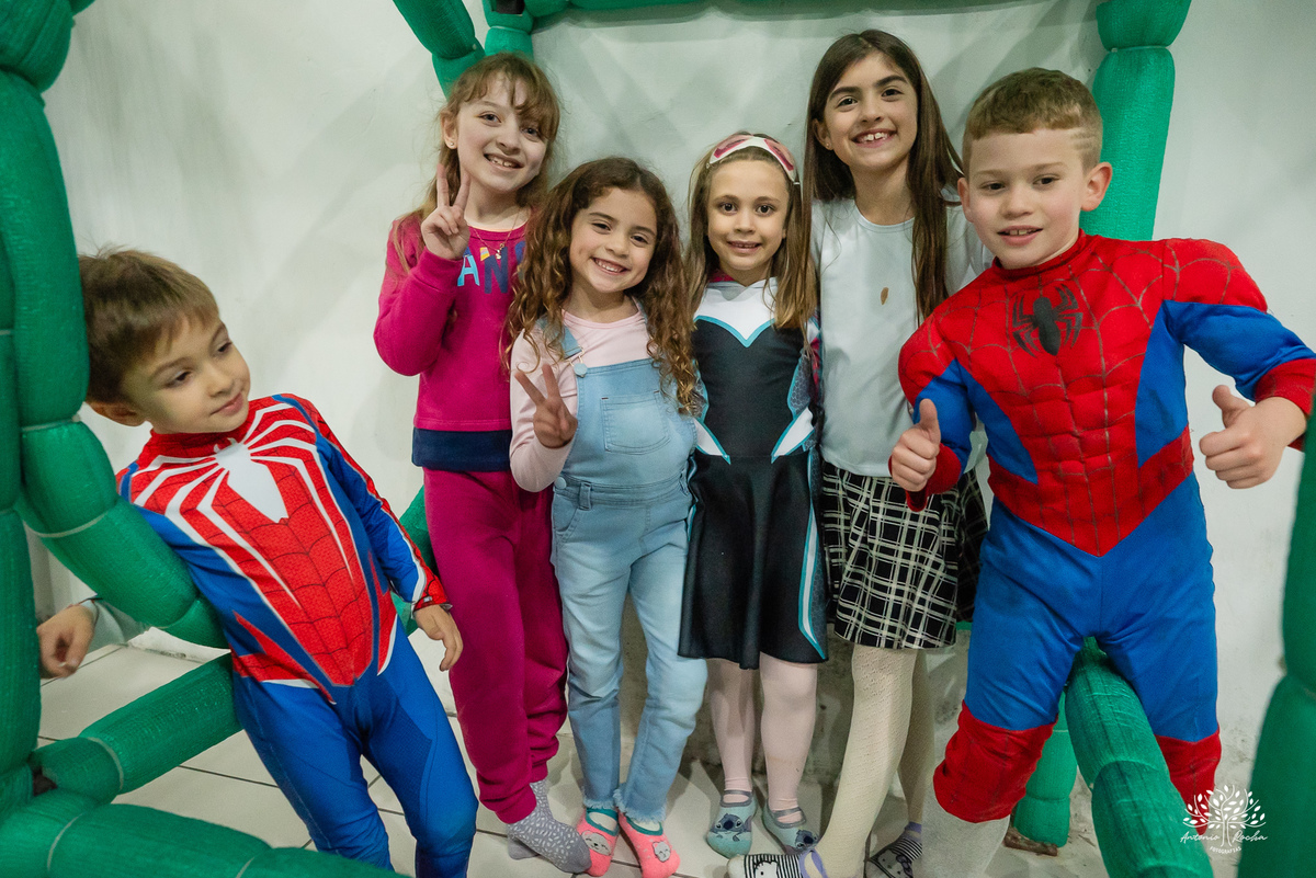 fotografia de aniversário infantil - fotógrafo em Pelotas - fotos criativas de crianças - fotos de família - ensaio infantil - decoração de festa infantil - Homem-Aranha festa - super-heróis  - Cliff Kids -  Antonio Rocha Fotografias- Renata Dalbann