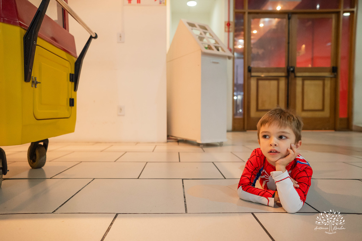 fotografia de aniversário infantil - fotógrafo em Pelotas - fotos criativas de crianças - fotos de família - ensaio infantil - decoração de festa infantil - Homem-Aranha festa - super-heróis  - Cliff Kids -  Antonio Rocha Fotografias- Renata Dalbann