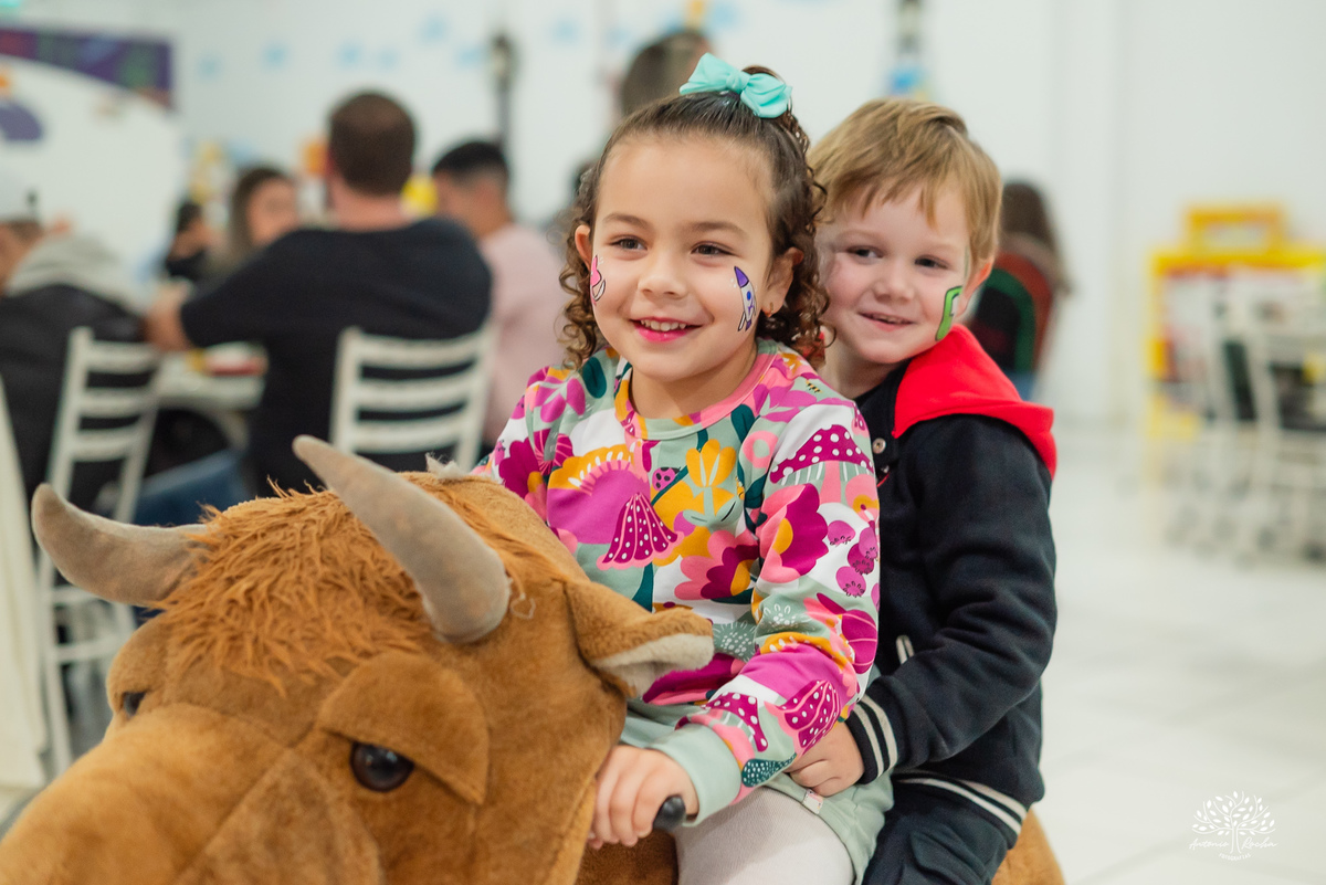 fotografia infantil - festa pirata - fotos criativas - fotografia de aniversário - fotógrafo em Pelotas - Antonio Rocha Fotografias - infância e memórias - fotografia espontânea - Arte e Riso - fotografia de família - fotos divertidas - parabéns - docinho