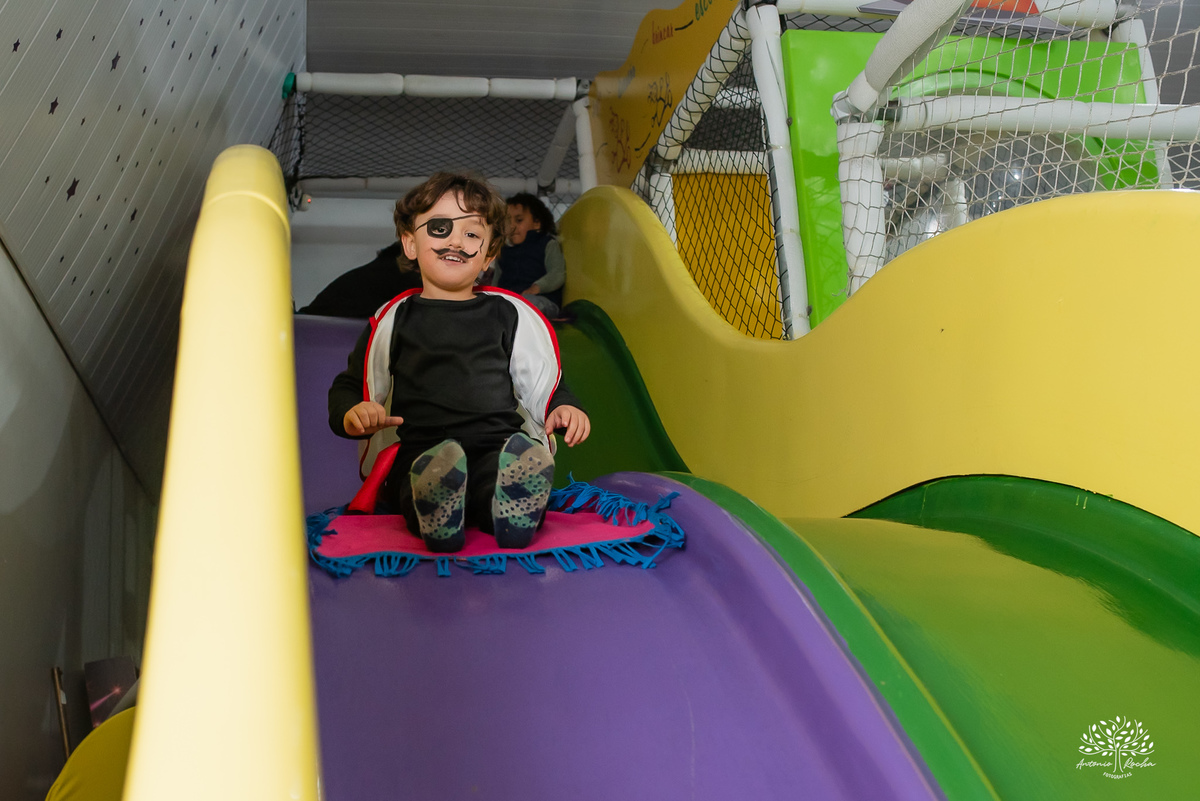 fotografia infantil - festa pirata - fotos criativas - fotografia de aniversário - fotógrafo em Pelotas - Antonio Rocha Fotografias - infância e memórias - fotografia espontânea - Arte e Riso - fotografia de família - fotos divertidas - parabéns - docinho