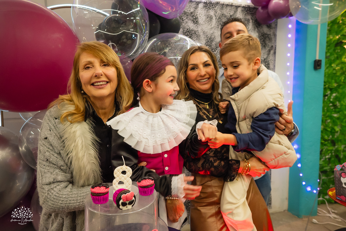 aniversário infantil - fotografia infantil - fotógrafia de aniversário - Candy Club - decoração Monster High - fotos espontâneas - fotografia de família - Antonio Rocha Fotografias - registrar Pelotas - lembranças de infância - tirolesa - touro mecanico