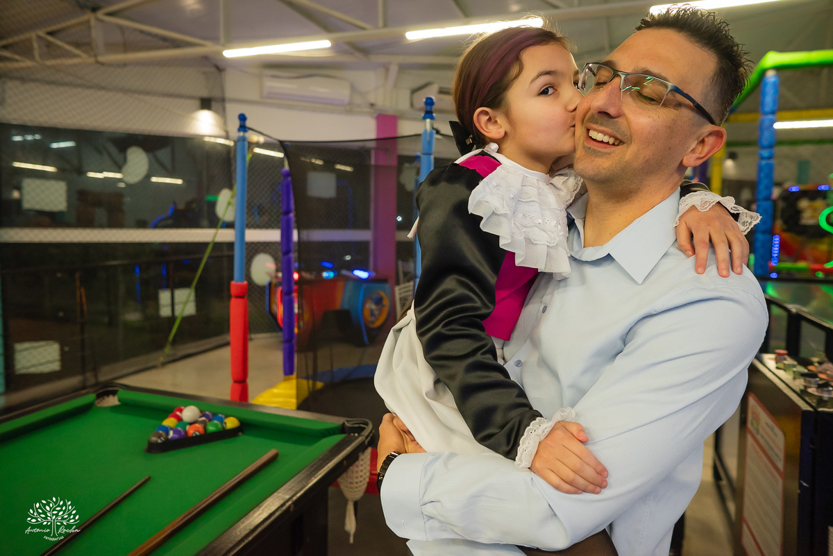 aniversário infantil - fotografia infantil - fotógrafia de aniversário - Candy Club - decoração Monster High - fotos espontâneas - fotografia de família - Antonio Rocha Fotografias - registrar Pelotas - lembranças de infância - tirolesa - touro mecanico