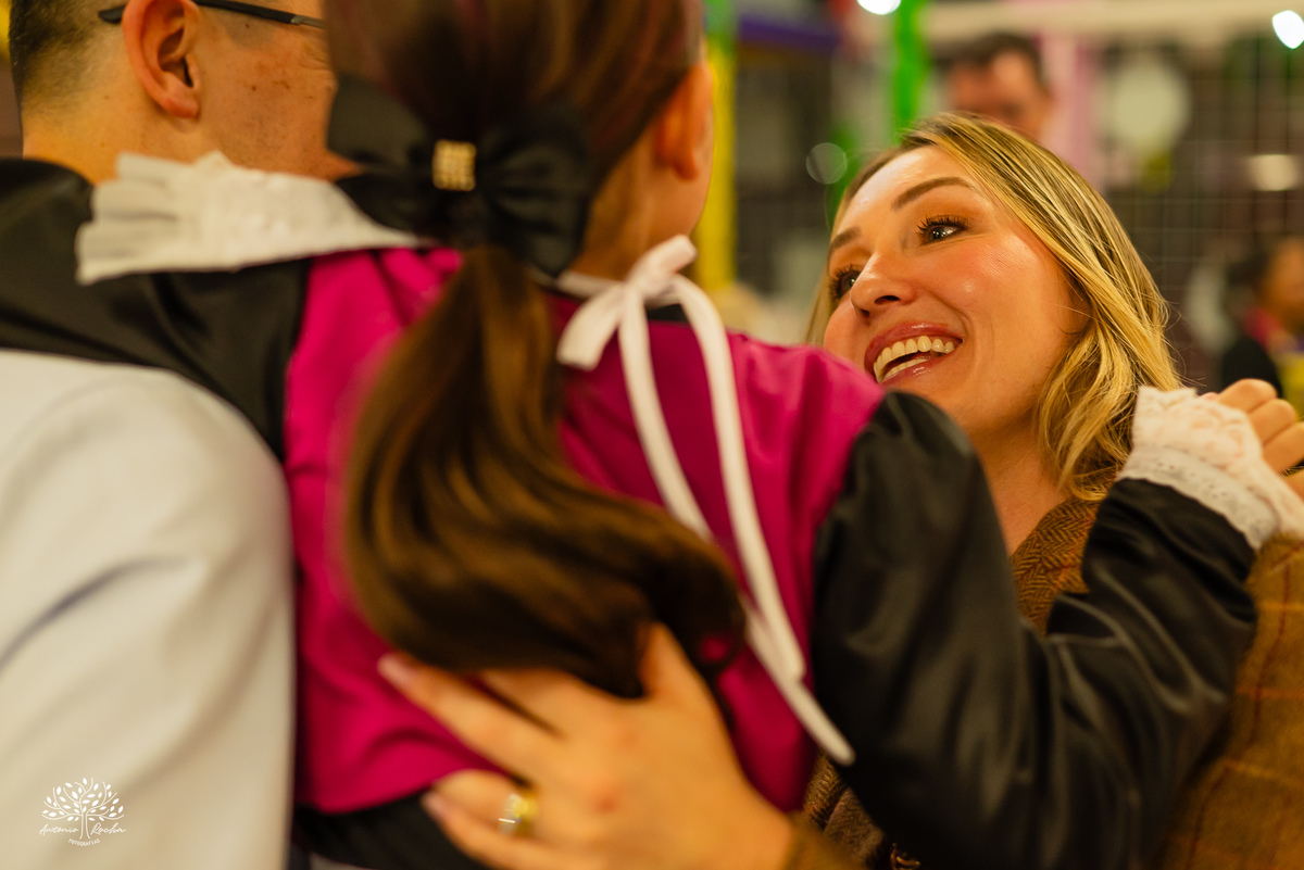 aniversário infantil - fotografia infantil - fotógrafia de aniversário - Candy Club - decoração Monster High - fotos espontâneas - fotografia de família - Antonio Rocha Fotografias - registrar Pelotas - lembranças de infância - tirolesa - touro mecanico