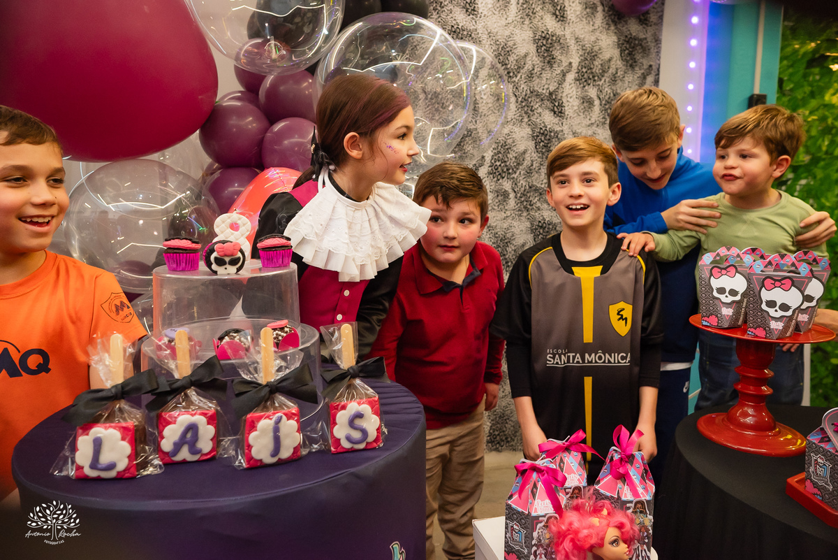 aniversário infantil - fotografia infantil - fotógrafia de aniversário - Candy Club - decoração Monster High - fotos espontâneas - fotografia de família - Antonio Rocha Fotografias - registrar Pelotas - lembranças de infância - tirolesa - touro mecanico