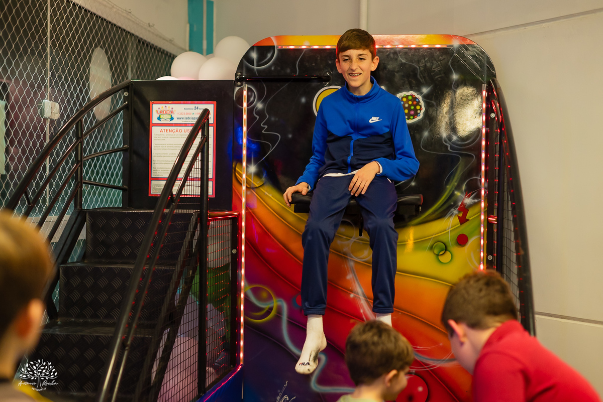 aniversário infantil - fotografia infantil - fotógrafia de aniversário - Candy Club - decoração Monster High - fotos espontâneas - fotografia de família - Antonio Rocha Fotografias - registrar Pelotas - lembranças de infância - tirolesa - touro mecanico