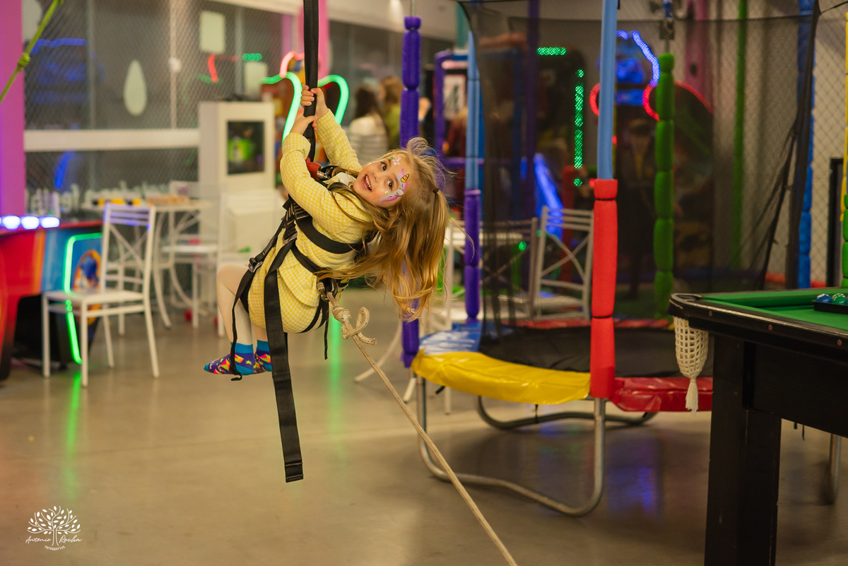 aniversário infantil - fotografia infantil - fotógrafia de aniversário - Candy Club - decoração Monster High - fotos espontâneas - fotografia de família - Antonio Rocha Fotografias - registrar Pelotas - lembranças de infância - tirolesa - touro mecanico