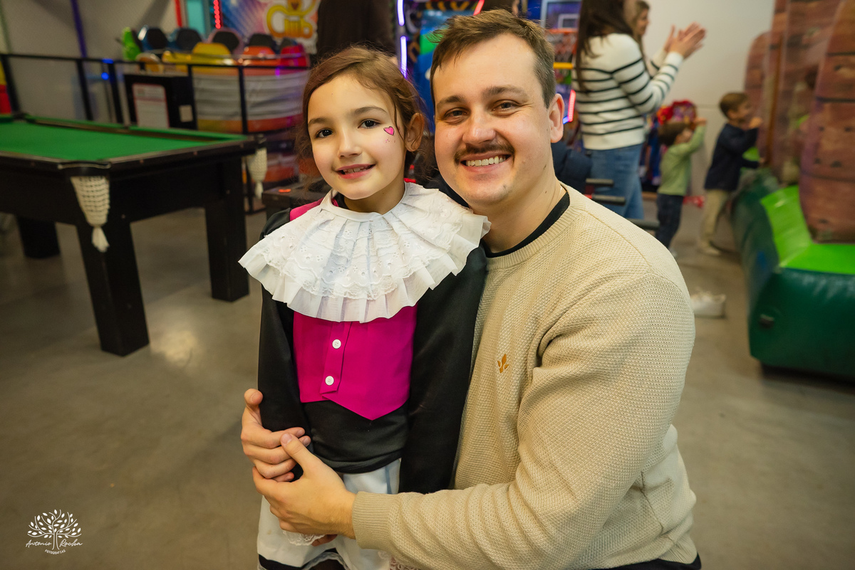 aniversário infantil - fotografia infantil - fotógrafia de aniversário - Candy Club - decoração Monster High - fotos espontâneas - fotografia de família - Antonio Rocha Fotografias - registrar Pelotas - lembranças de infância - tirolesa - touro mecanico
