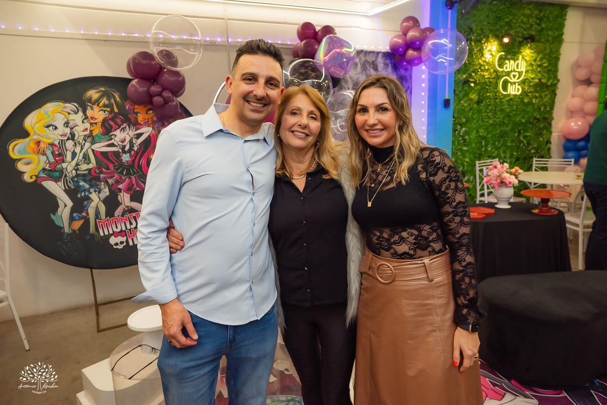 aniversário infantil - fotografia infantil - fotógrafia de aniversário - Candy Club - decoração Monster High - fotos espontâneas - fotografia de família - Antonio Rocha Fotografias - registrar Pelotas - lembranças de infância - tirolesa - touro mecanico