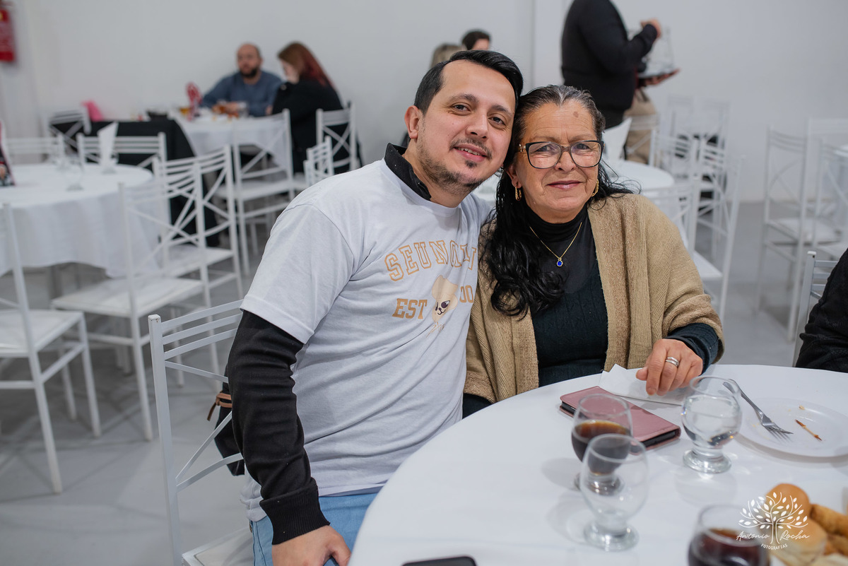 fotografia de aniversário infantil - Stray Kids - Arte em Decorar - Feliz Lee – divina bolacha - fotos espontâneas - pula corda nostalgia - Abelinha - Pelotas- Antonio Rocha Fotografias – Mundo de Alice – Pular Corda – Aniversário de Adolescente