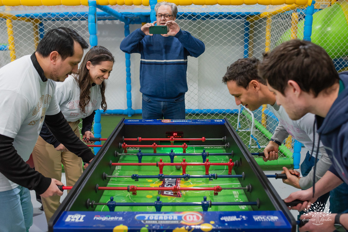 fotografia de aniversário infantil - Stray Kids - Arte em Decorar - Feliz Lee – divina bolacha - fotos espontâneas - pula corda nostalgia - Abelinha - Pelotas- Antonio Rocha Fotografias – Mundo de Alice – Pular Corda – Aniversário de Adolescente