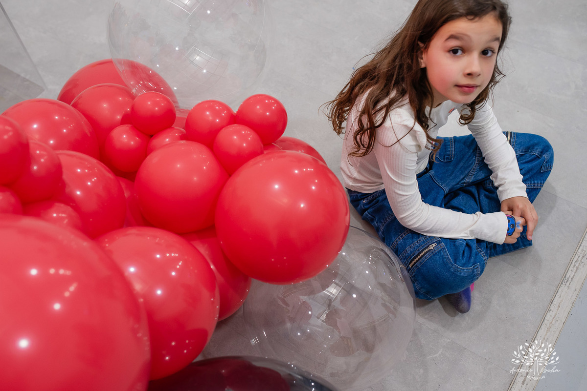 fotografia de aniversário infantil - Stray Kids - Arte em Decorar - Feliz Lee – divina bolacha - fotos espontâneas - pula corda nostalgia - Abelinha - Pelotas- Antonio Rocha Fotografias – Mundo de Alice – Pular Corda – Aniversário de Adolescente