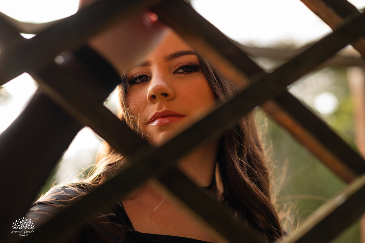 ensaio 15 anos - debutante - fotografia de debutante - fotos de 15 anos - Quinta Dom Manuel - fotógrafo de 15 anos - ensaio fotográfico - fotografia artística - debutante sorridente - ensaio encantador - ensaio personalizado - Antonio Rocha Fotografias