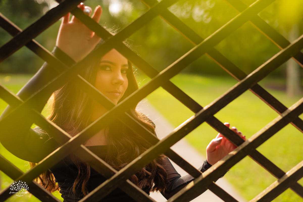 ensaio 15 anos - debutante - fotografia de debutante - fotos de 15 anos - Quinta Dom Manuel - fotógrafo de 15 anos - ensaio fotográfico - fotografia artística - debutante sorridente - ensaio encantador - ensaio personalizado - Antonio Rocha Fotografias