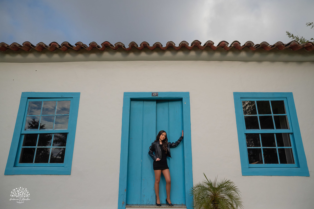 ensaio 15 anos - debutante - fotografia de debutante - fotos de 15 anos - Quinta Dom Manuel - fotógrafo de 15 anos - ensaio fotográfico - fotografia artística - debutante sorridente - ensaio encantador - ensaio personalizado - Antonio Rocha Fotografias