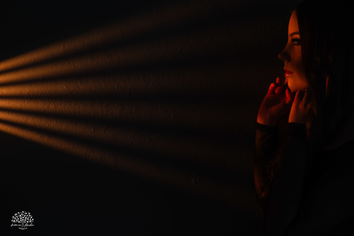 ensaio 15 anos - debutante - fotografia de debutante - fotos de 15 anos - Quinta Dom Manuel - fotógrafo de 15 anos - ensaio fotográfico - fotografia artística - debutante sorridente - ensaio encantador - ensaio personalizado - Antonio Rocha Fotografias