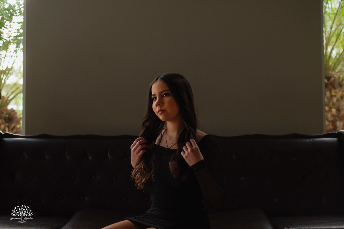 ensaio 15 anos - debutante - fotografia de debutante - fotos de 15 anos - Quinta Dom Manuel - fotógrafo de 15 anos - ensaio fotográfico - fotografia artística - debutante sorridente - ensaio encantador - ensaio personalizado - Antonio Rocha Fotografias